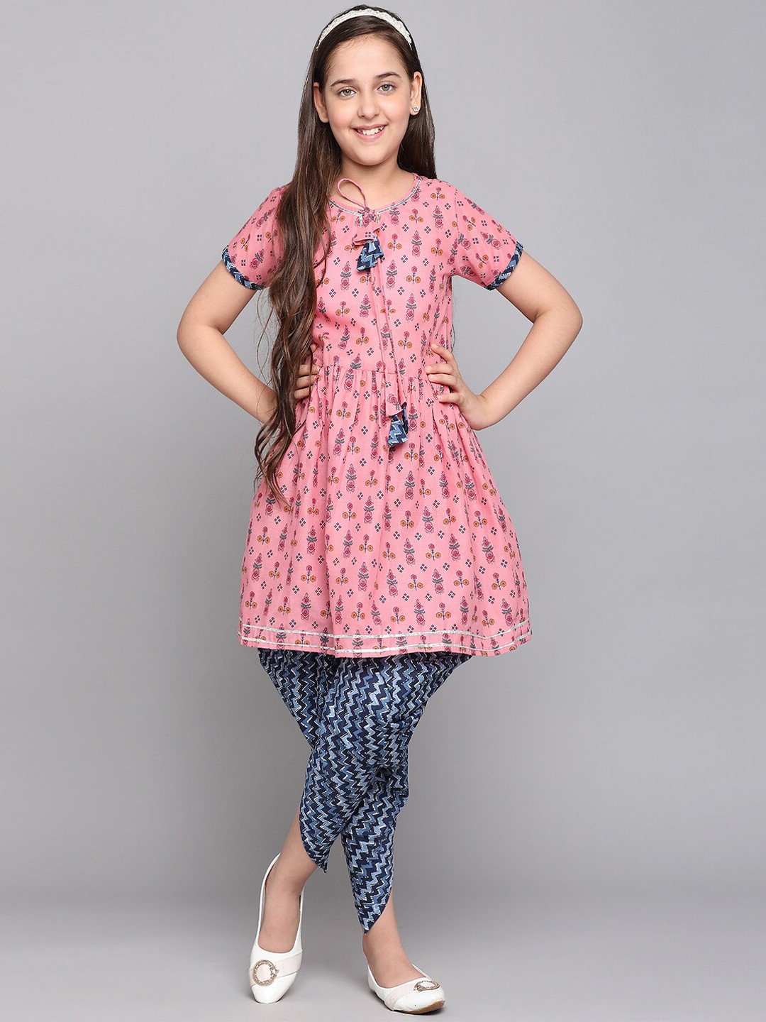

J Turritopsis Girls Floral Printed Kurta with Dhoti Pants, Pink