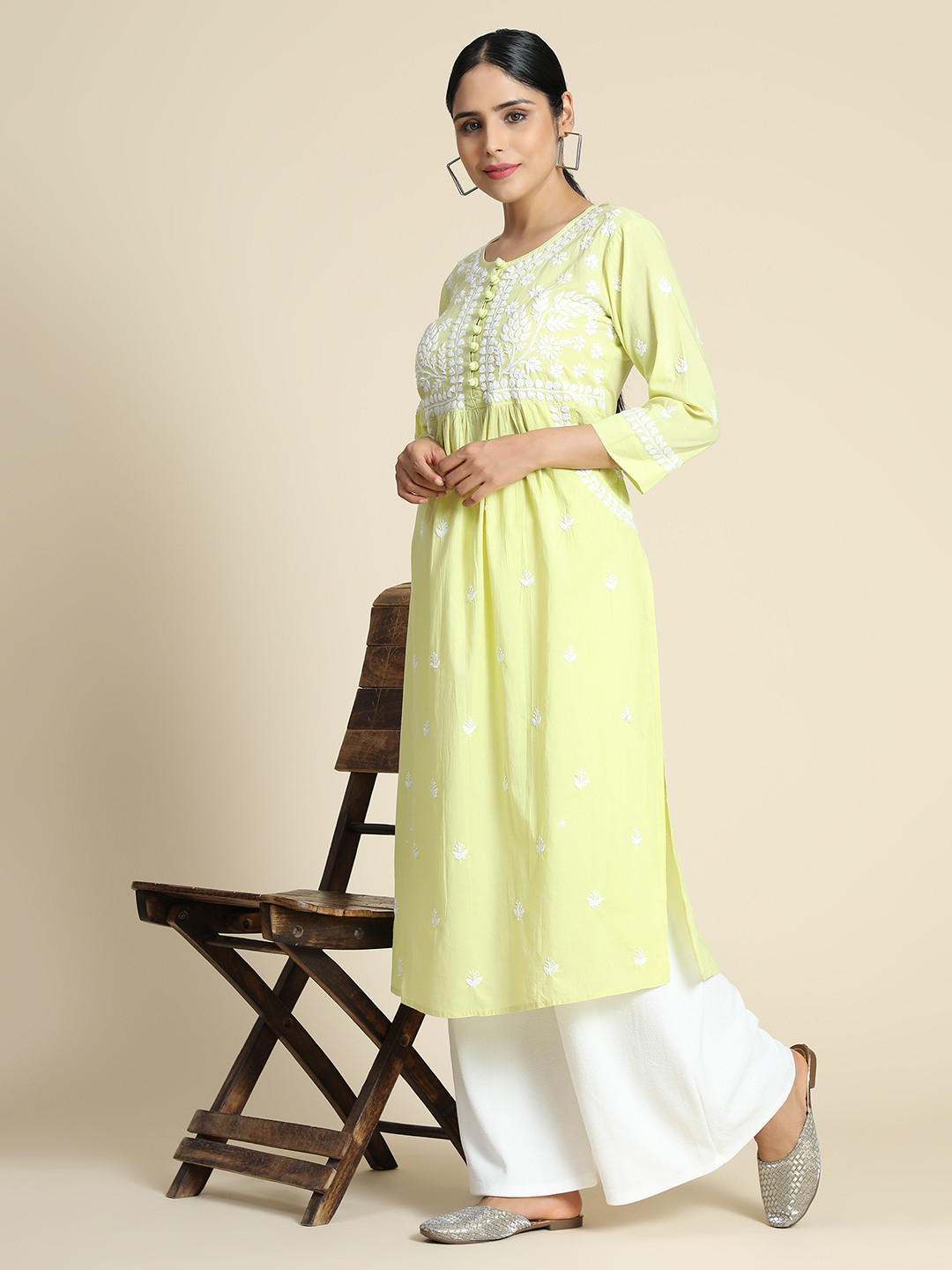 

HOUSE OF KARI Floral Embroidered Chikankari Cotton Kurta, Lime green