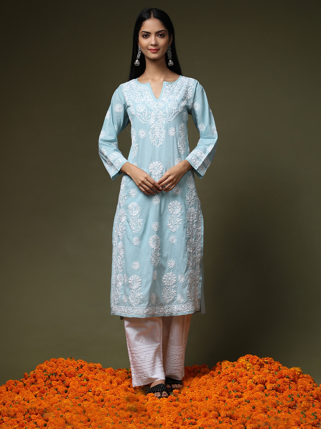 

HOUSE OF KARI Ethnic Motif Embroidered Notch Neck Chikankari Cotton Kurta, Blue