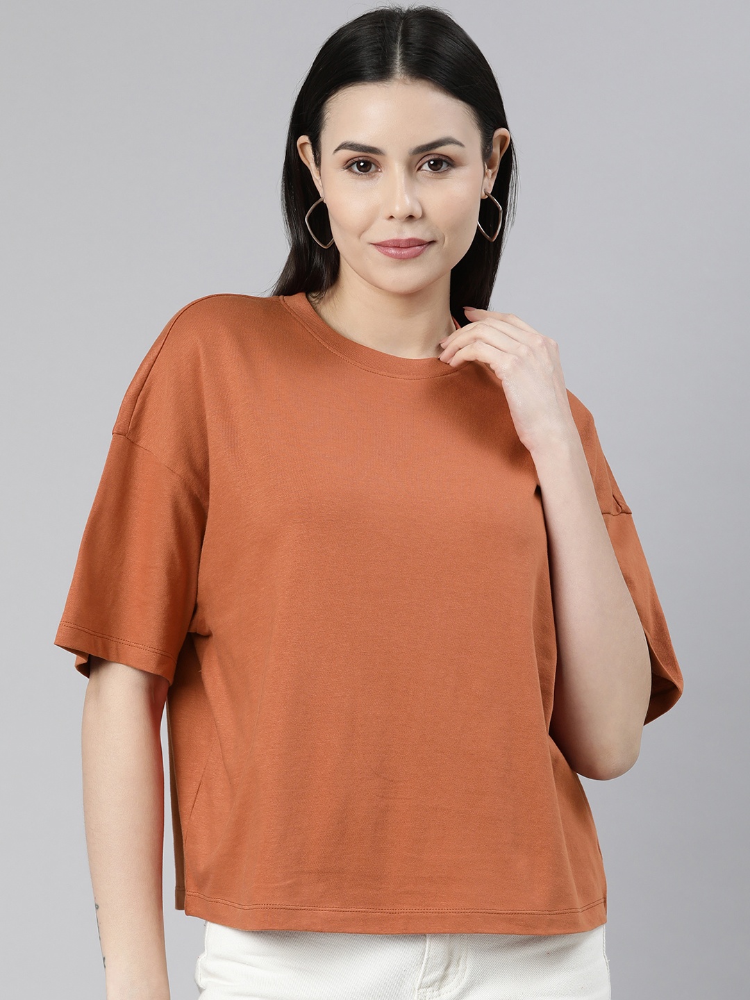 

Huetrap Drop-Shoulder Sleeves Boxy T-shirt, Brown