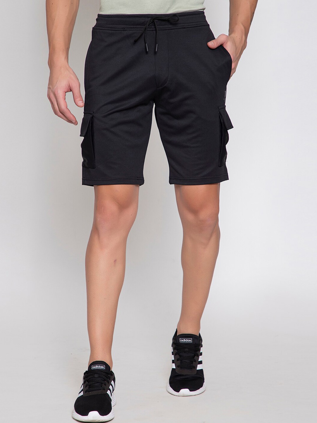 

ARMISTO Men Mid-Rise Outdoor Regular Shorts, Black