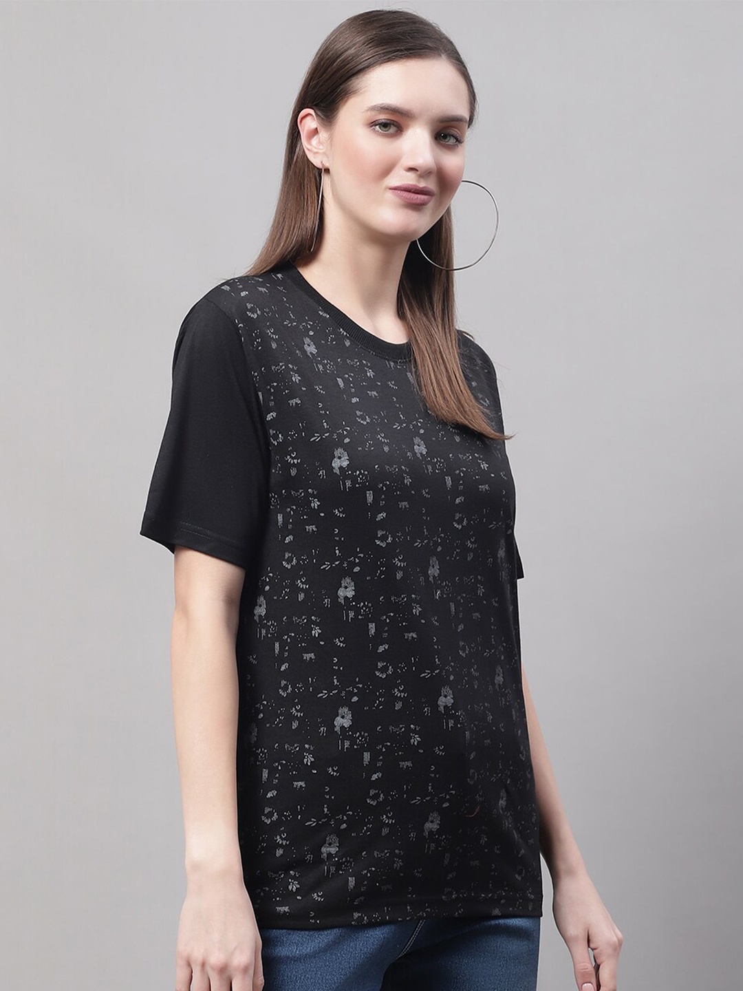 

Obaan Abstract Printed Relaxed Fit T-shirt, Black