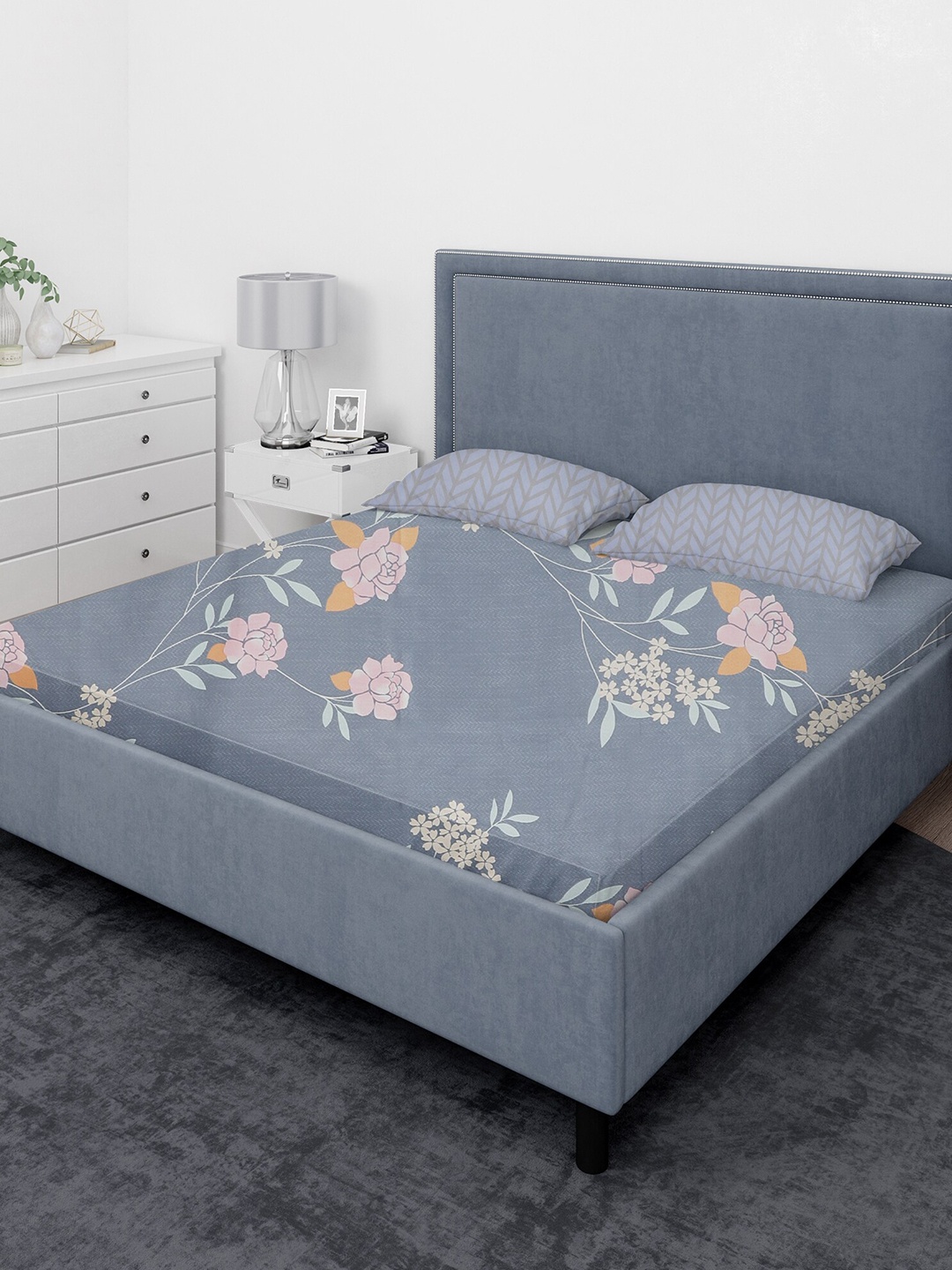 

Miaz Lifestyle Grey & Pink Floral 210 TC Flat Cotton King Bedsheet with 2 Pillow Covers