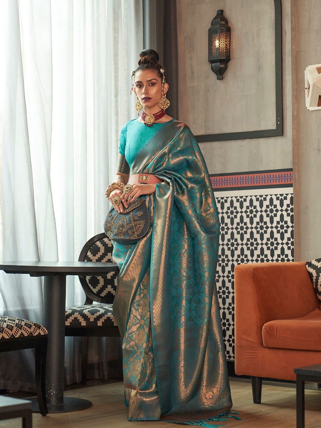

Mitera Floral Motif Woven Design Zari Pure Silk Saree, Green