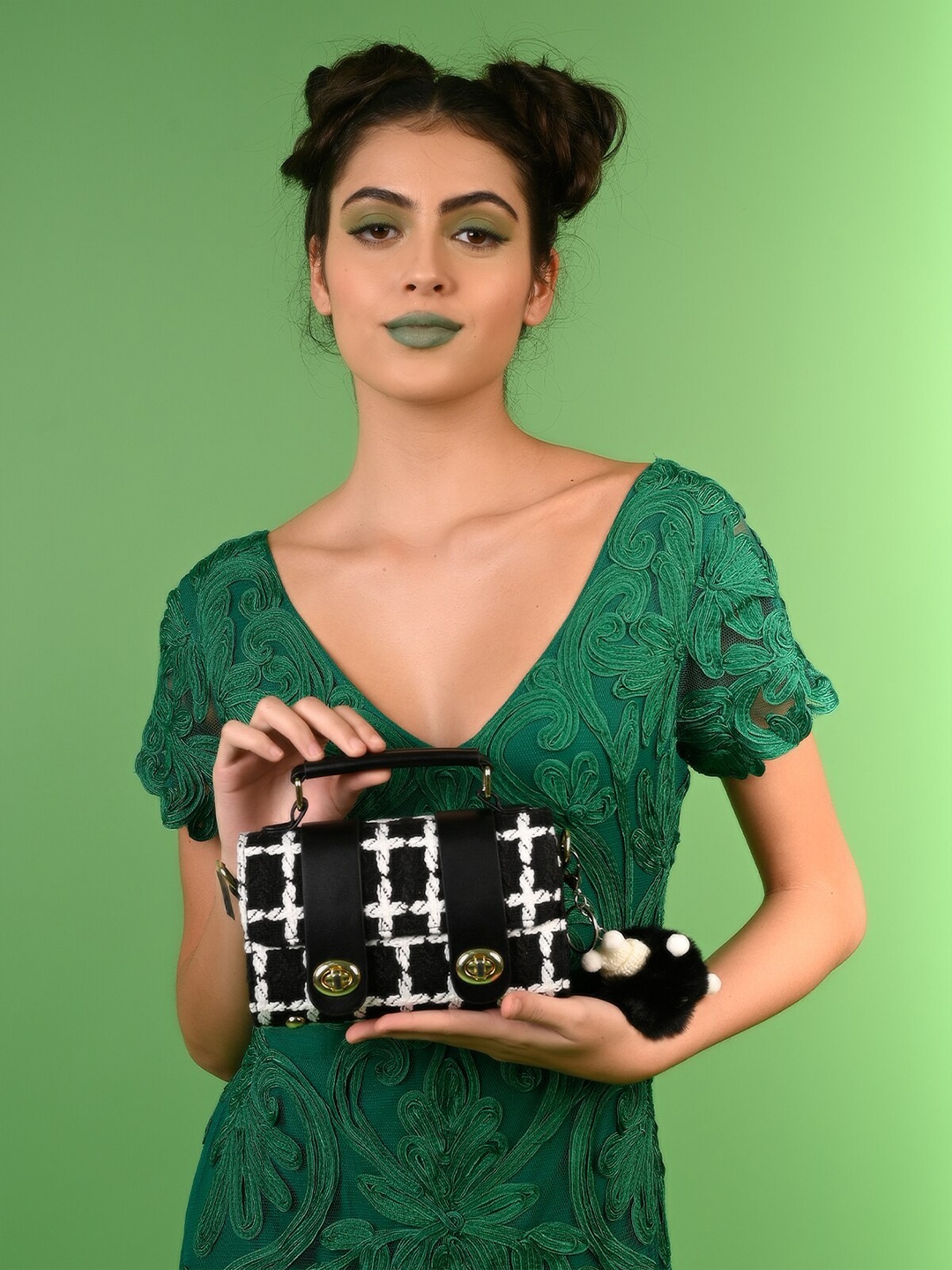

ODETTE Checked Purse Clutch, Black