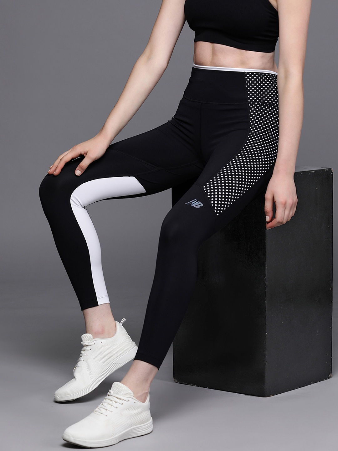 

New Balance Women Fast Drying & Moisture Wicking Fast Flight Fitted Running Tights, Black