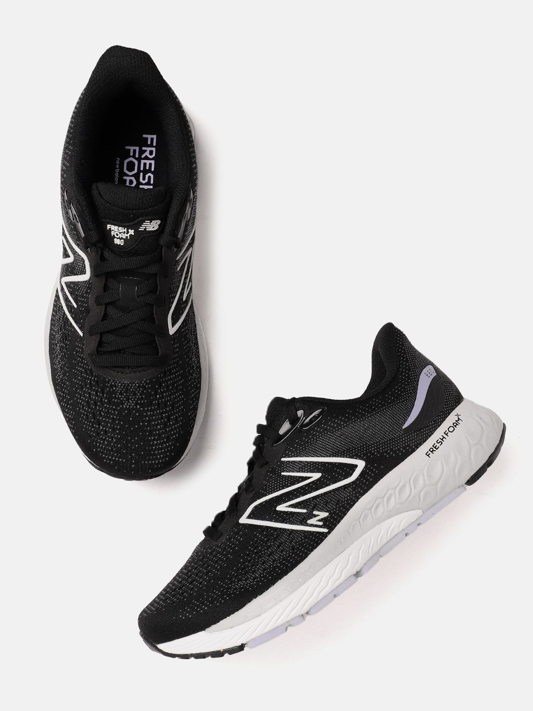 

New Balance Women Woven Design 880 Running Shoes, Black