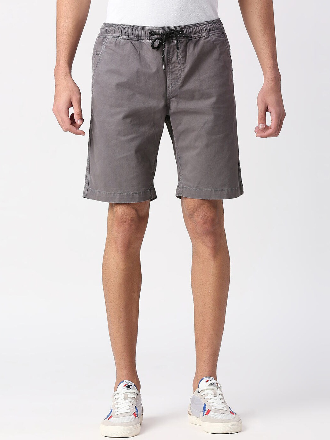 

Pepe Jeans Men Mid-Rise Regular Shorts, Grey