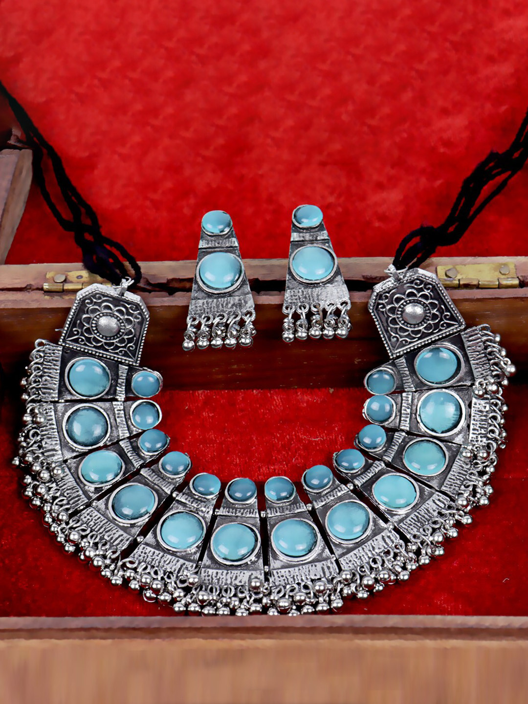 

VAGHBHATT Silver-Plated Stones-Studded Oxidsed Jewellery Set