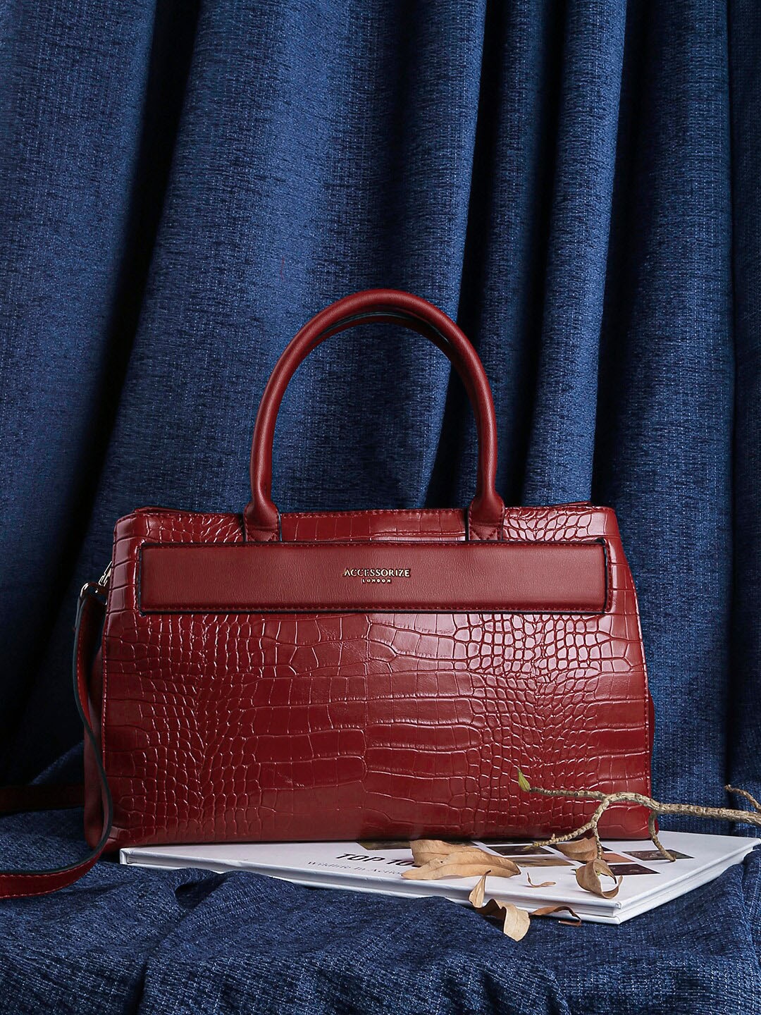 

Accessorize London Women Faux Leather Beetel Croc Handheld Bag, Red