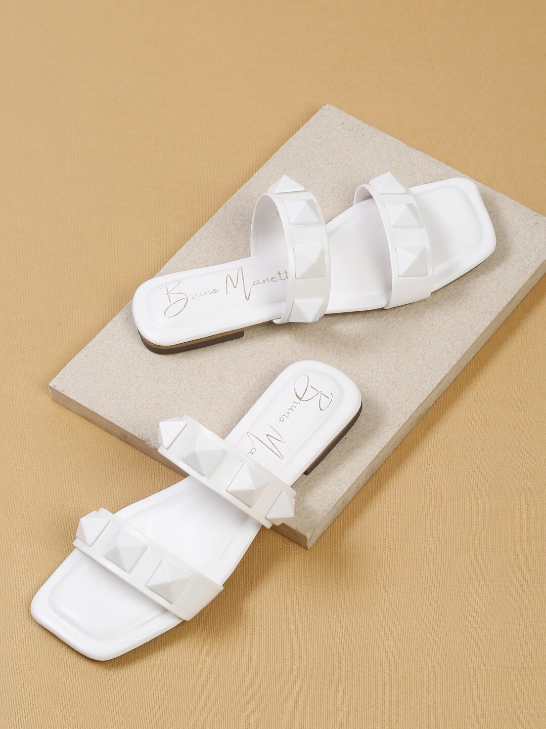

Bruno Manetti Women Open Toe Flats, White