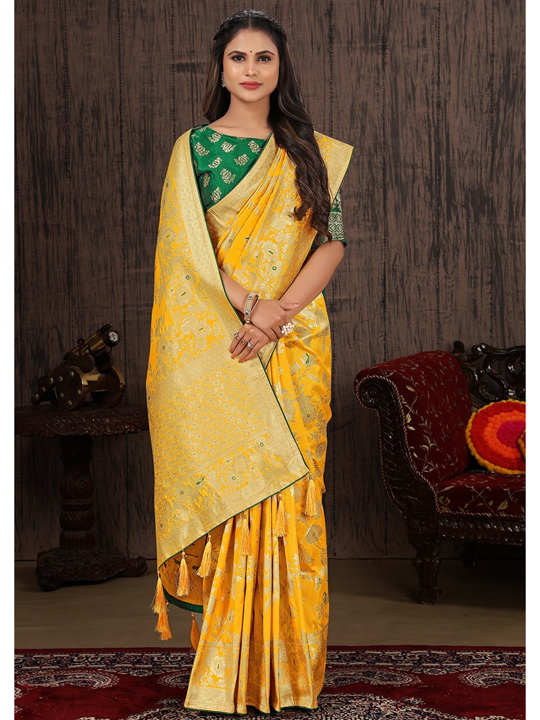 

MONJOLIKA FASHION Ethnic Motifs Woven Design Zari Banarasi Saree, Yellow