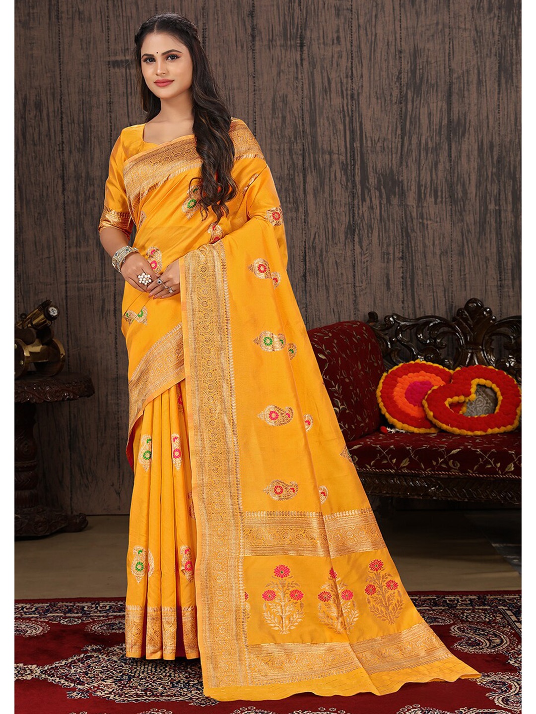 

MONJOLIKA FASHION Paisley Woven Design Zari Banarasi Saree, Yellow