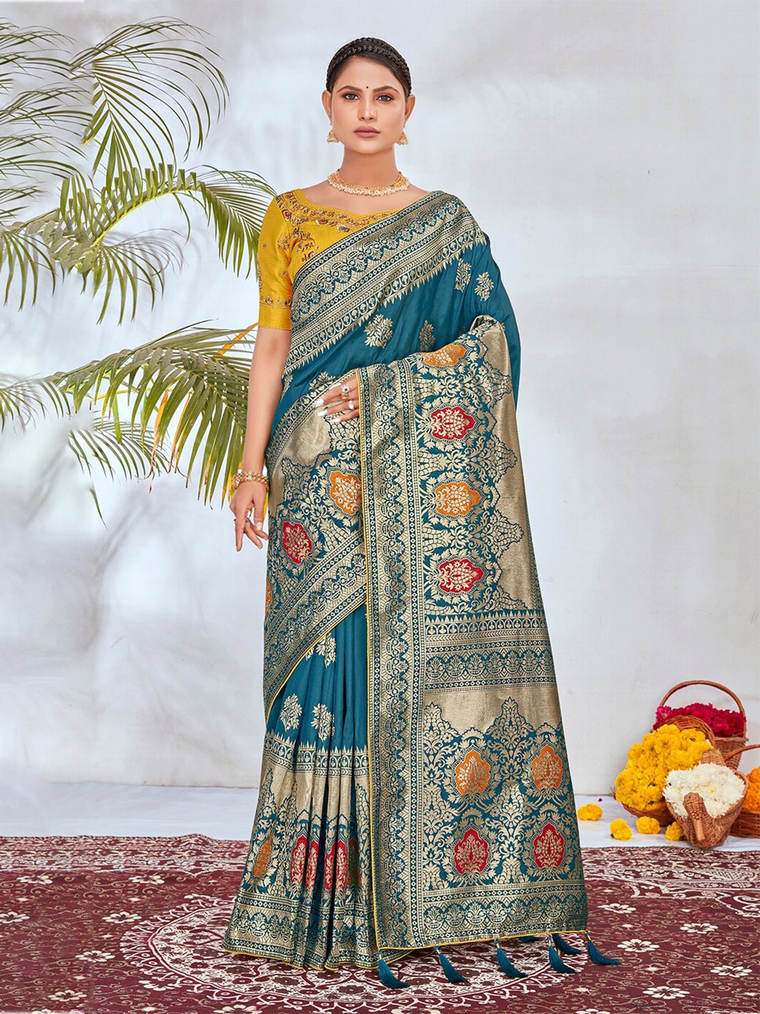 

MONJOLIKA FASHION Ethinic Motif Woven Design Zari Banarasi Saree, Turquoise blue