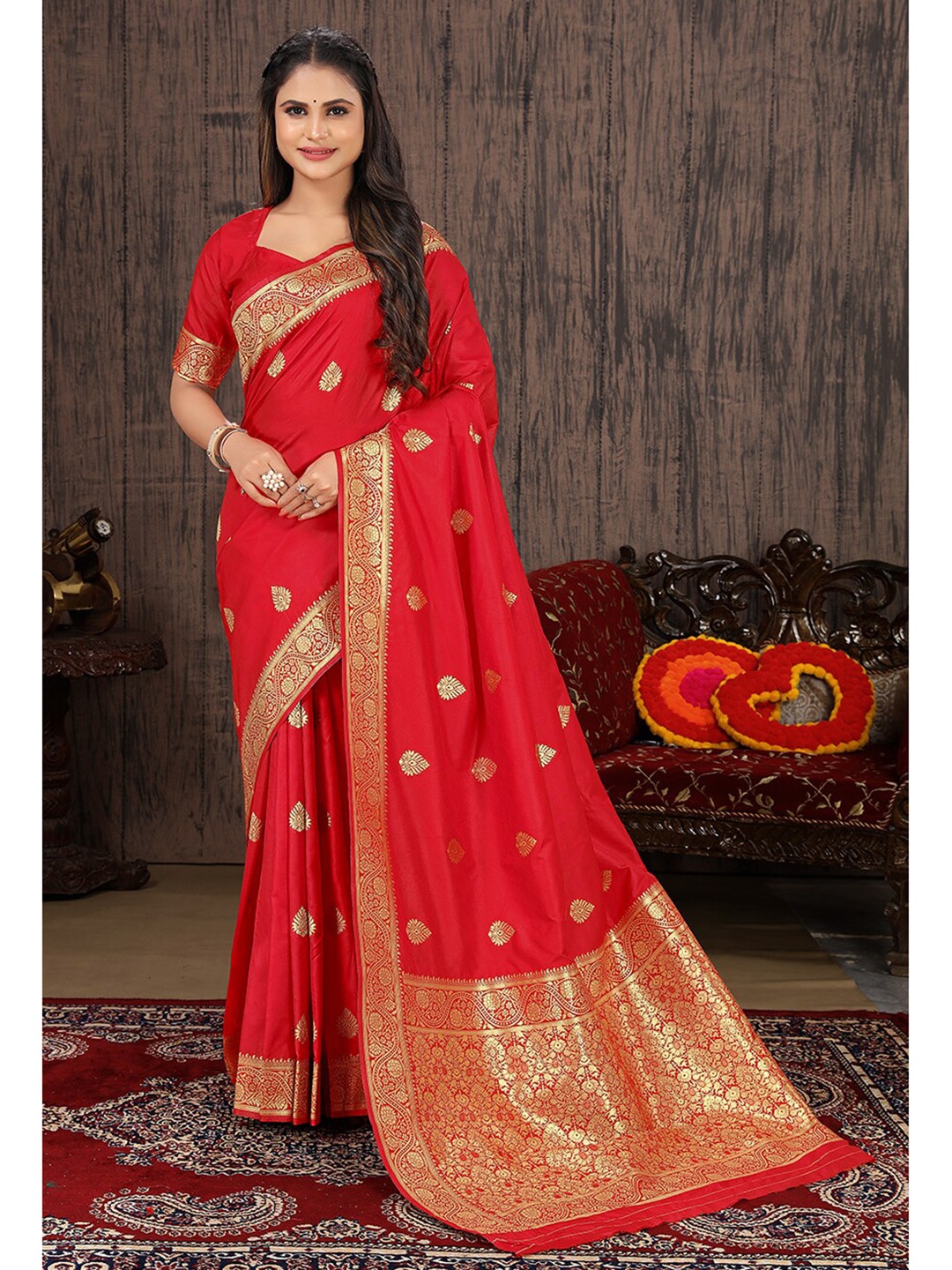 

MONJOLIKA FASHION Ethnic Motif Woven Design Zari Banarasi Saree, Red