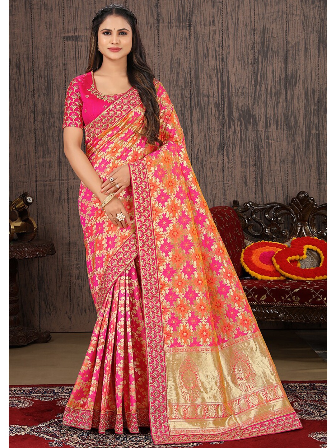 

MONJOLIKA FASHION Ethnic Motif Zari Silk Blend Banarasi Saree, Pink