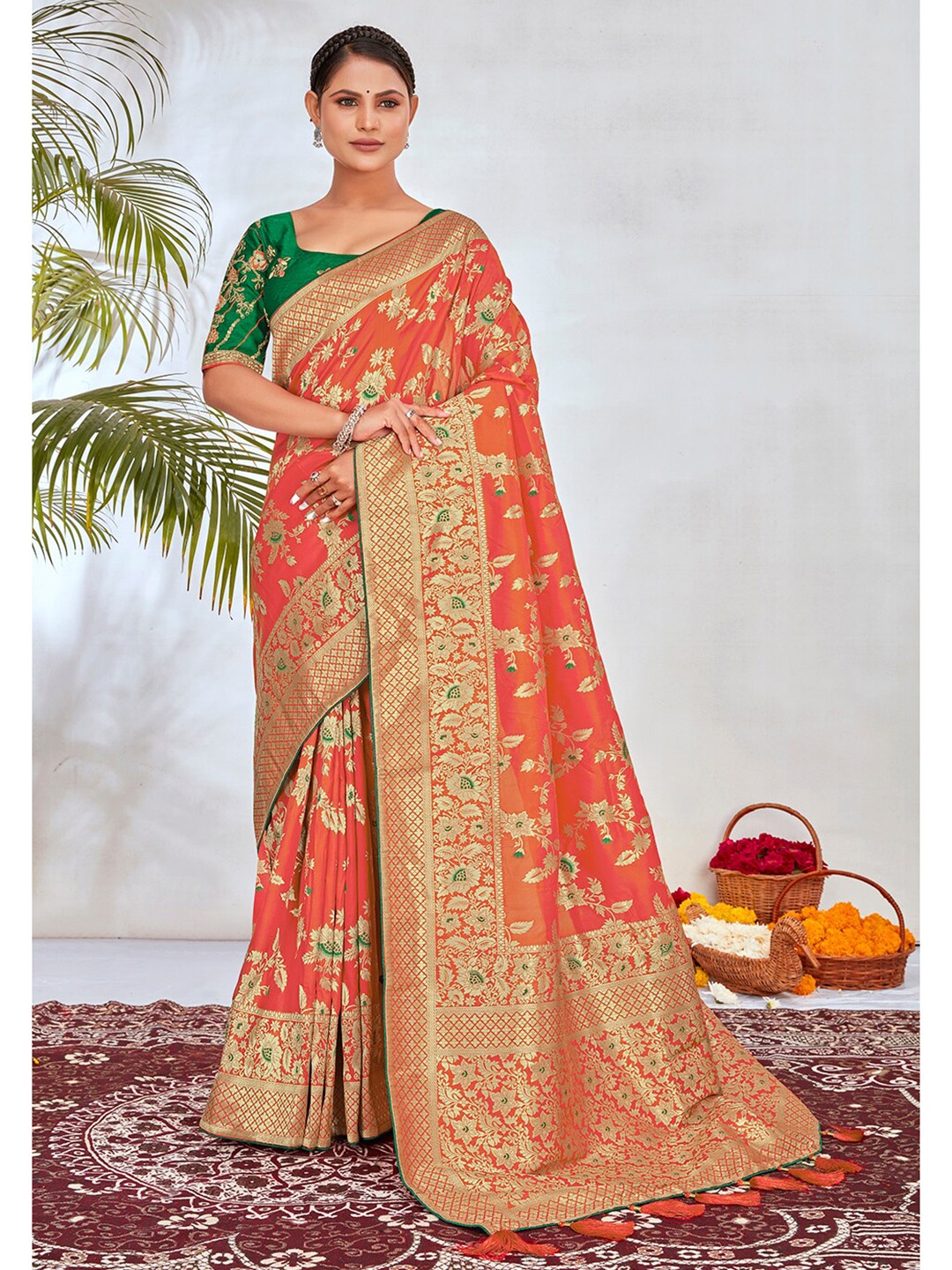 

MONJOLIKA FASHION Floral Motif Woven Design Zari Banarasi Saree, Coral