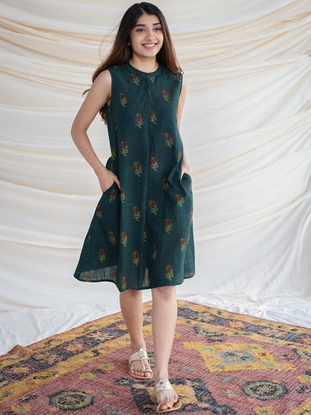 

THE INDIAN ETHNIC CO Ethnic Printed Cotton Bargad Midi Dress, Green