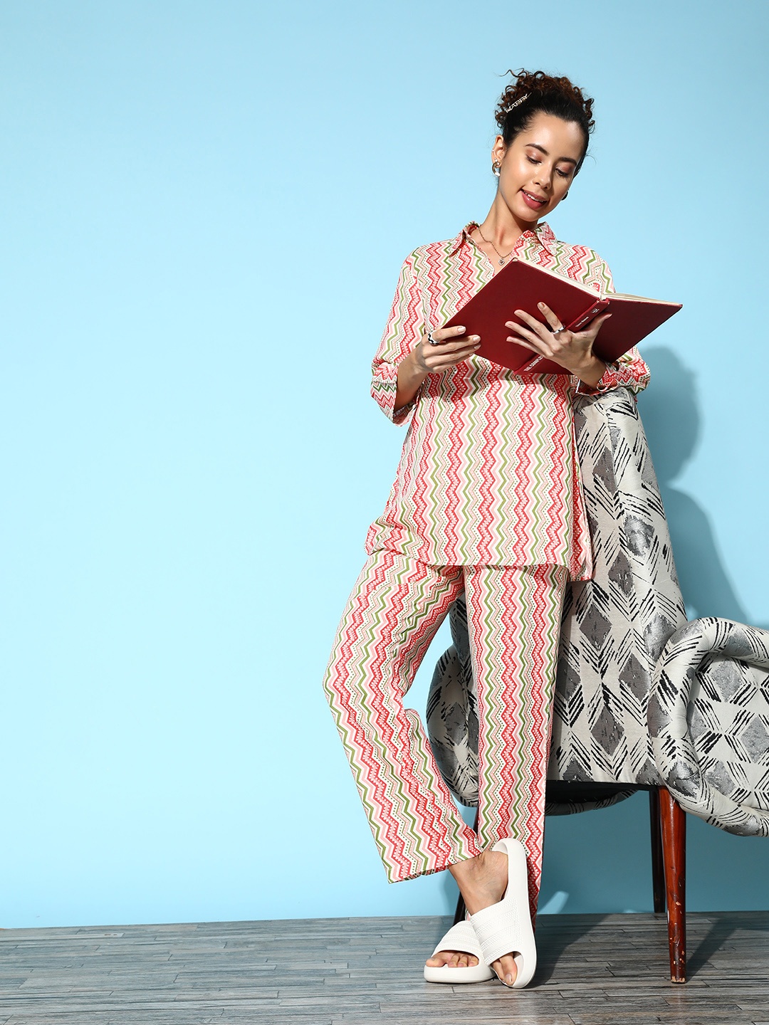 

ETC Peach-Coloured & Multicoloured Printed Pure Cotton Night Suit