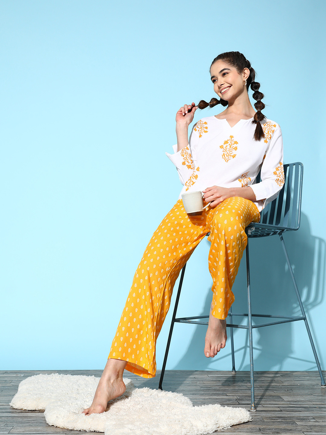 

ETC Yellow & White Printed Pure Cotton Night Suit
