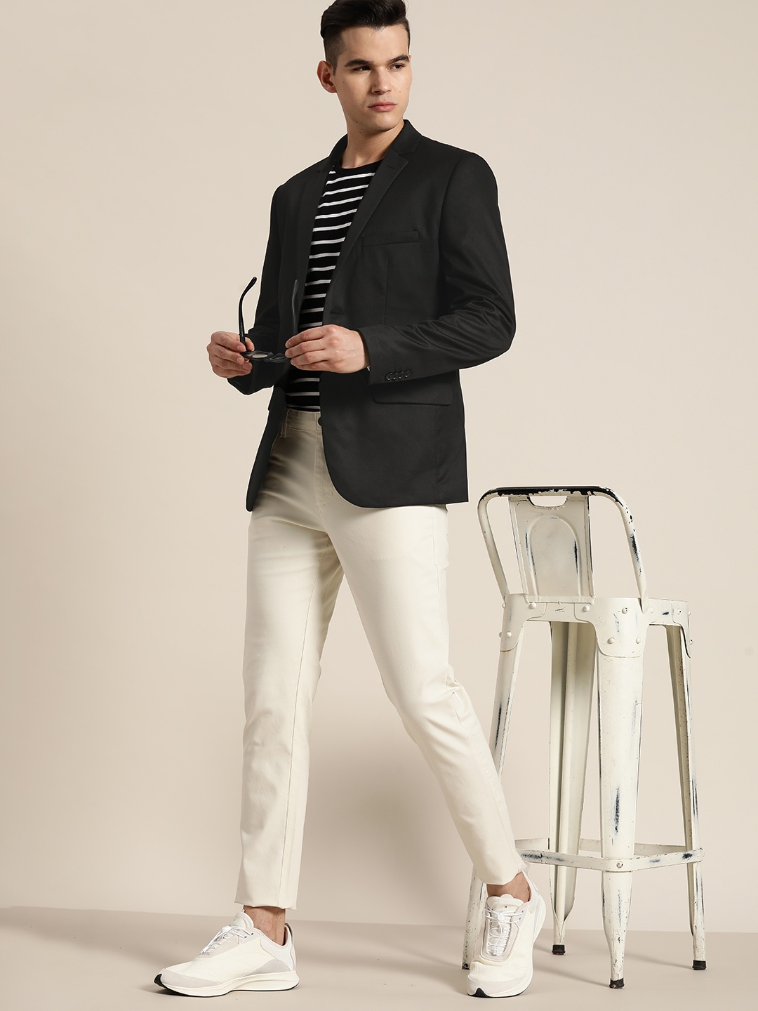 

INVICTUS Slim Fit Single-Breasted Blazer, Black