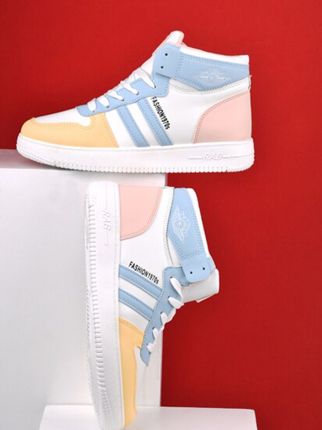 

THE WHITE POLE Women Colourblocked Lightweight Mid-Top Sneakers