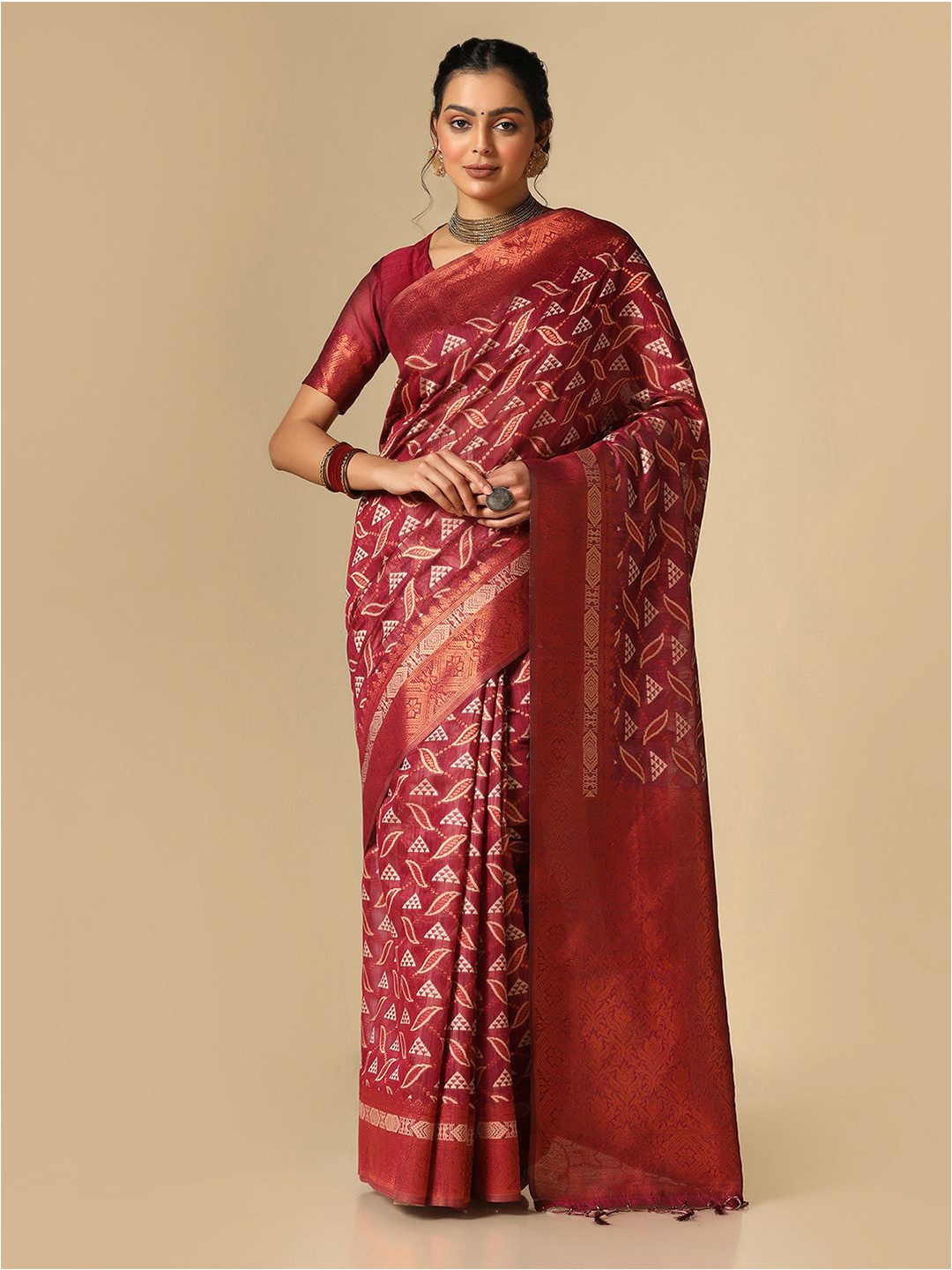 

Satrani Geometric Woven Design Zari Banarasi Saree, Maroon