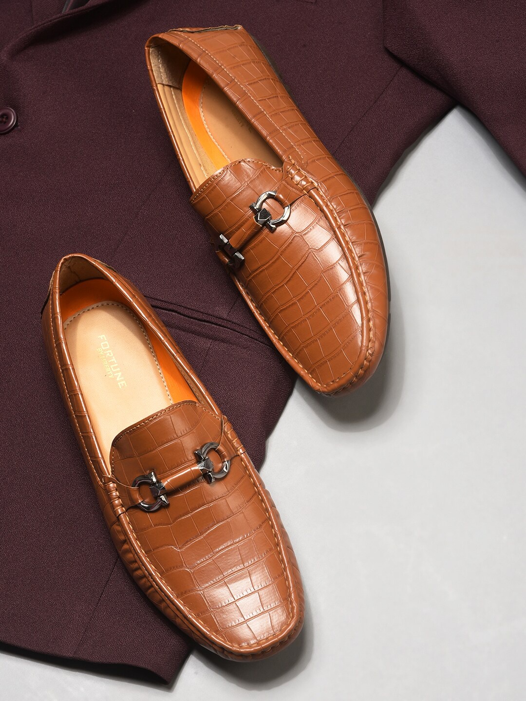 

Liberty Men Textured Square Toe Horsebit Loafers, Tan
