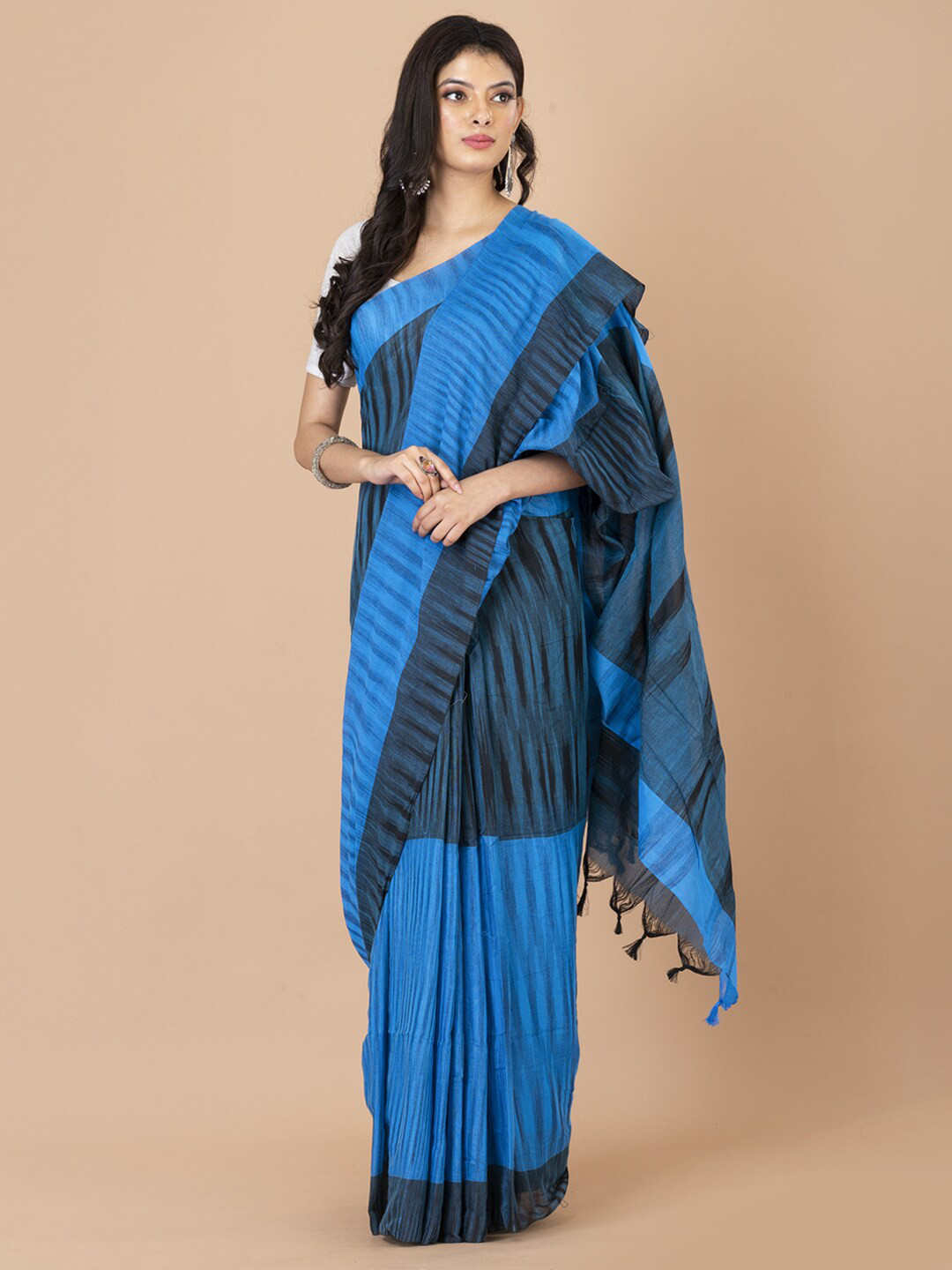 

Laa Calcutta Striped Pure Cotton Saree, Blue