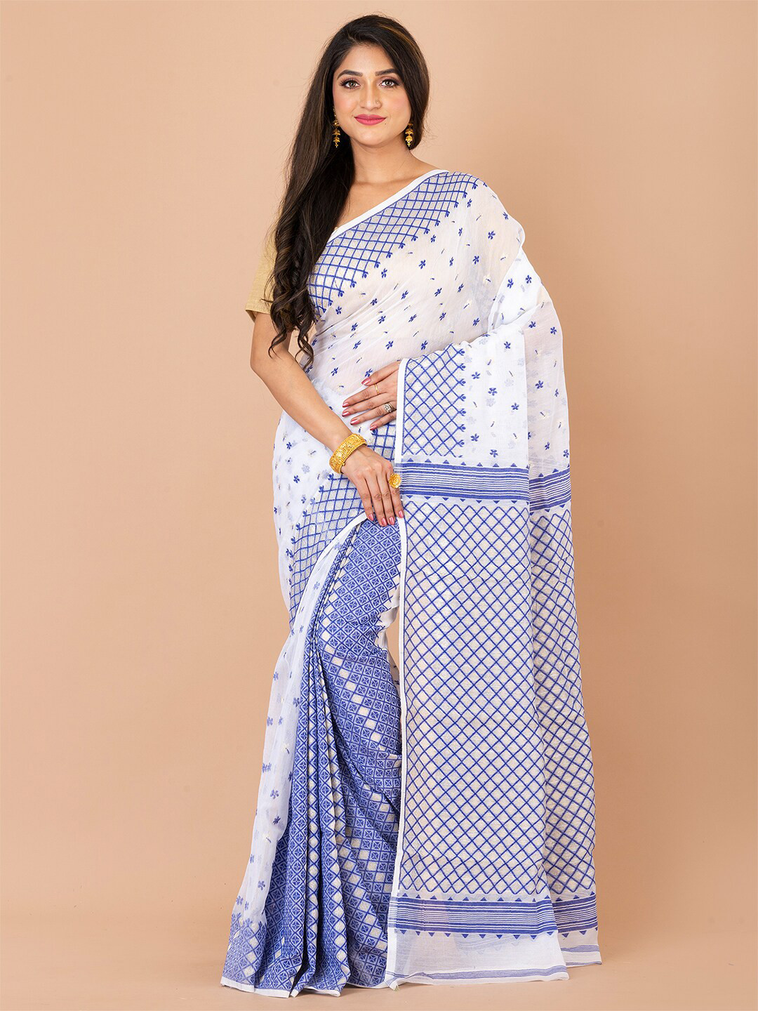 

Laa Calcutta Floral Woven Design Jamdani Saree, White