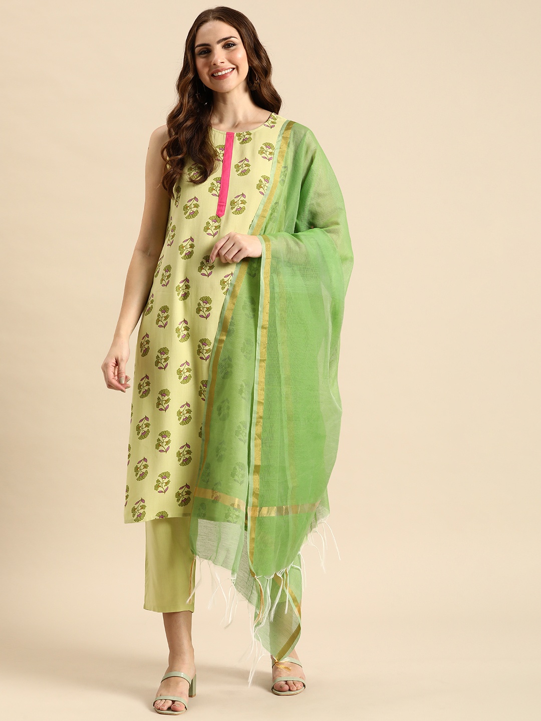 

Anouk Women Floral Printed Regular Kurta with Trousers & With Dupatta, Green
