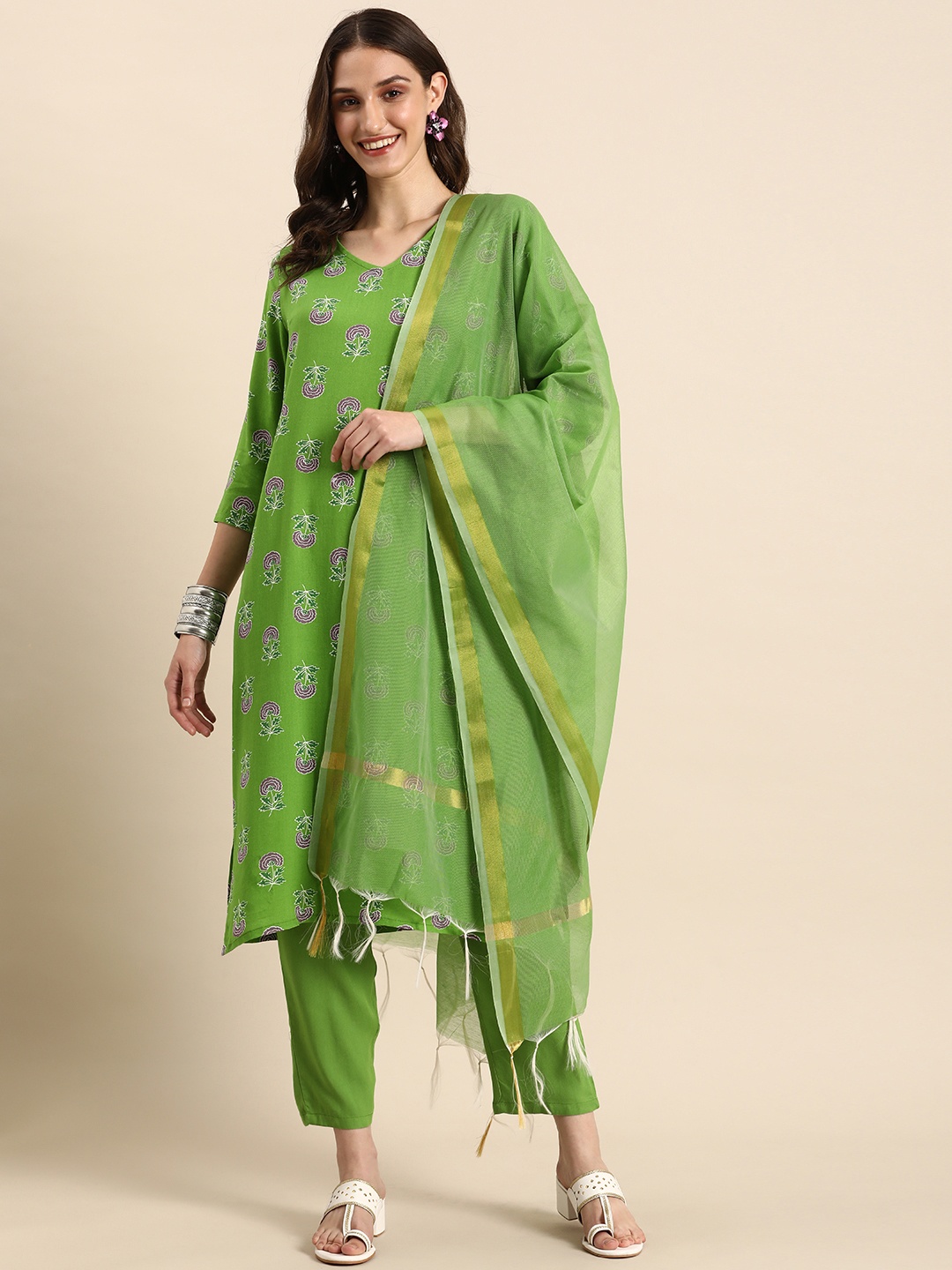 

Anouk Women Floral Printed Kurta & Trousers With Dupatta, Green