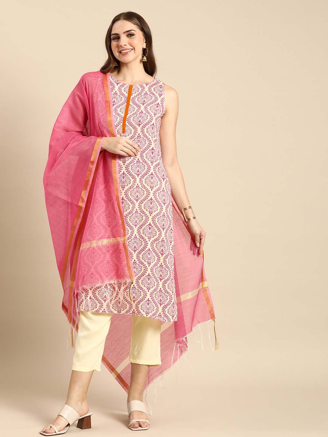 

Anouk Women Ethnic Motifs Printed Regular Kurta With Trousers & Dupatta, Pink