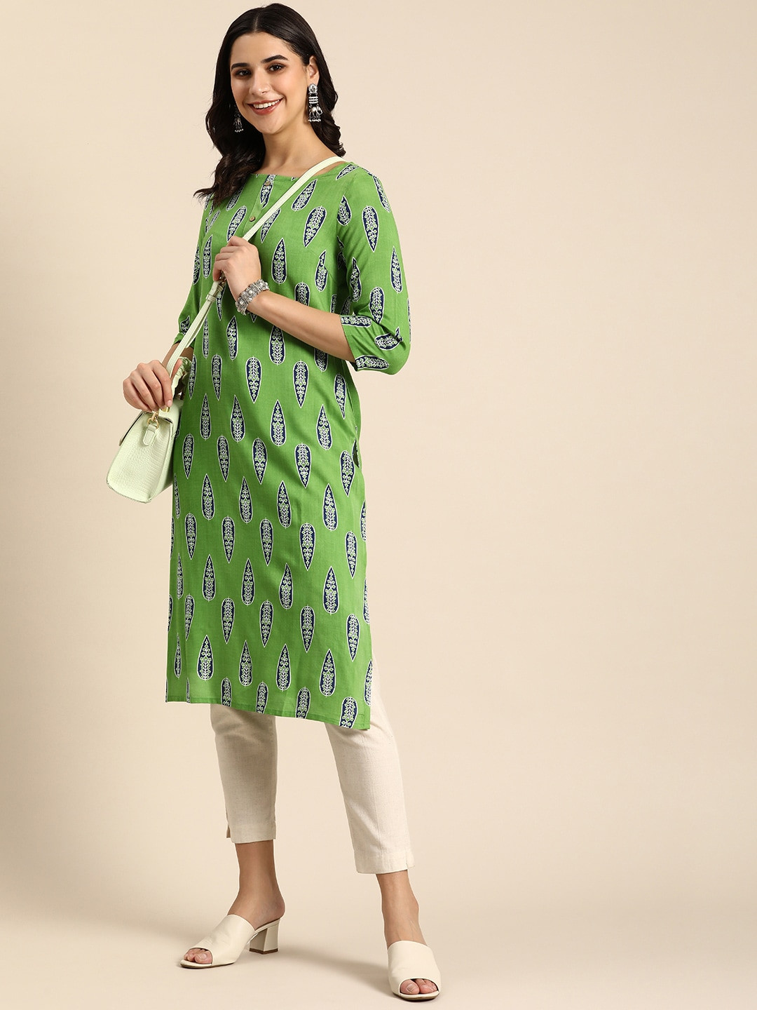 

Anouk Women Floral Printed Round Neck Straight Kurta, Green