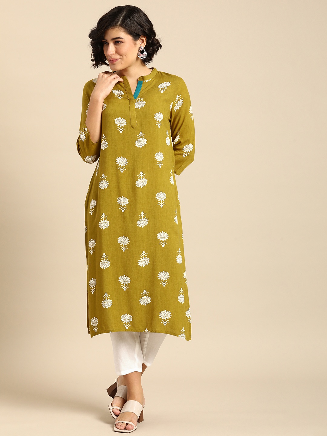 

Anouk Women Printed Mandarin Collar Regular Kurta With Trousers, Olive