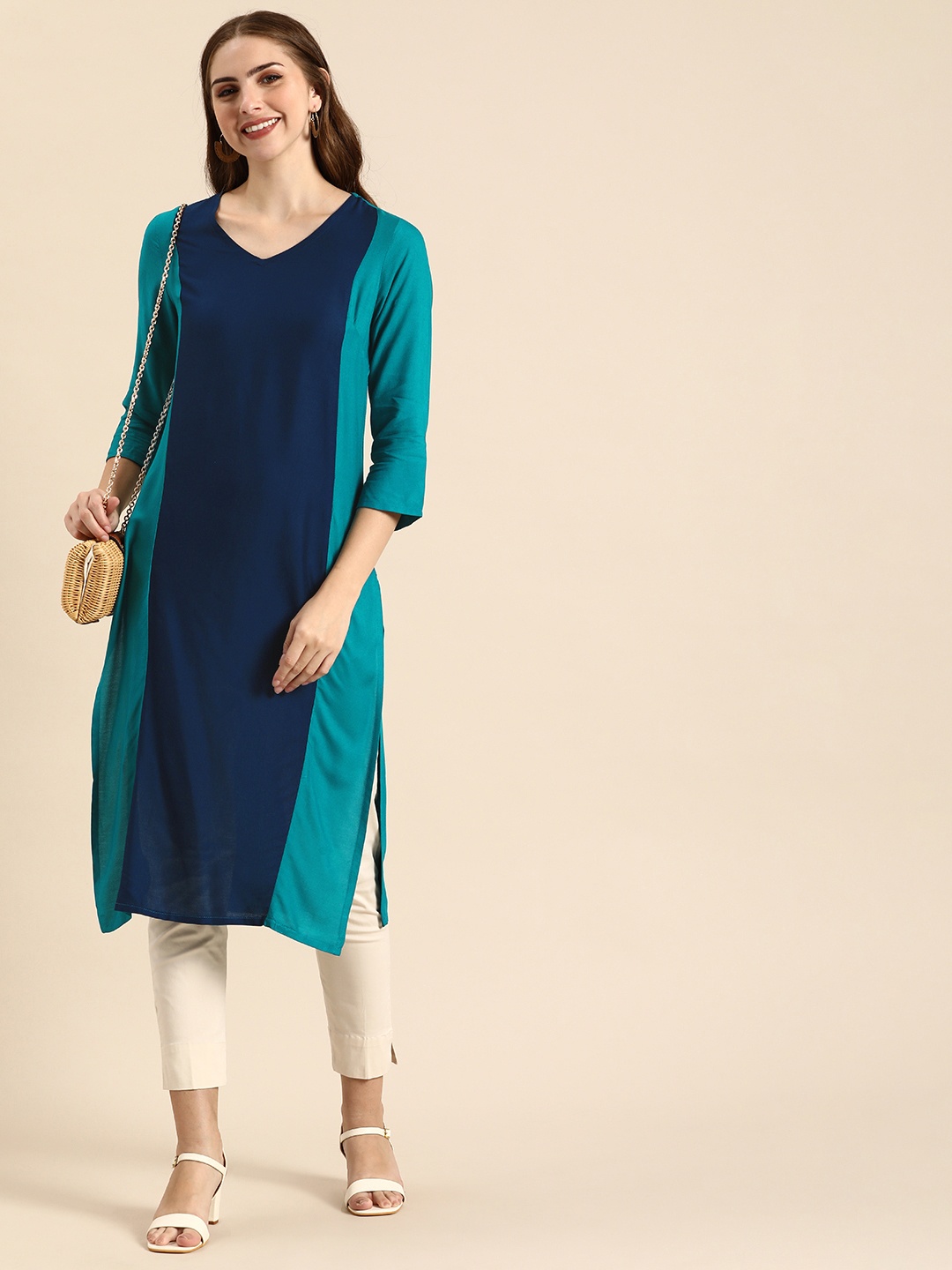

Anouk Colourblocked V-Neck Straight Kurta, Teal