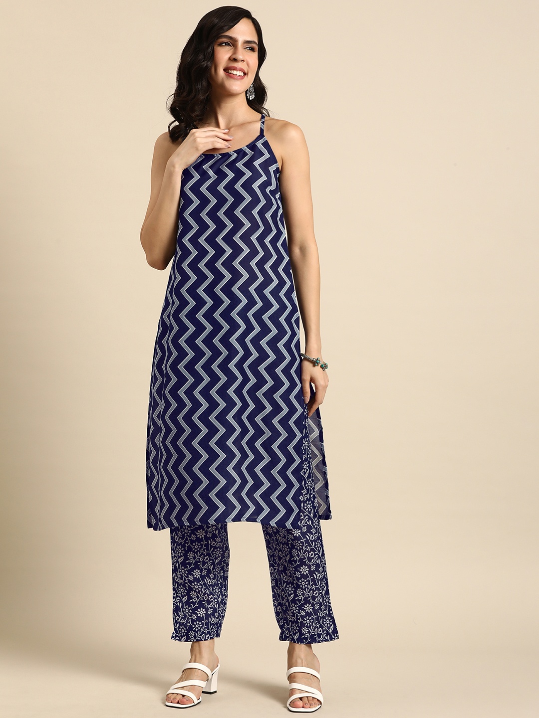 

Anouk Women Chevron Printed Regular Kurta with Trousers, Navy blue