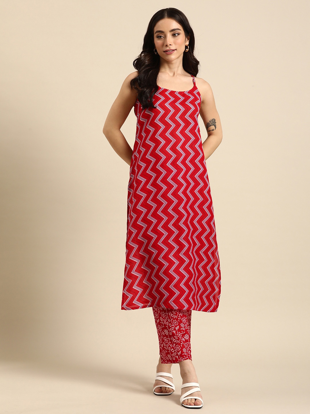 

Anouk Women Chevron Printed Regular Kurta With Trousers, Red