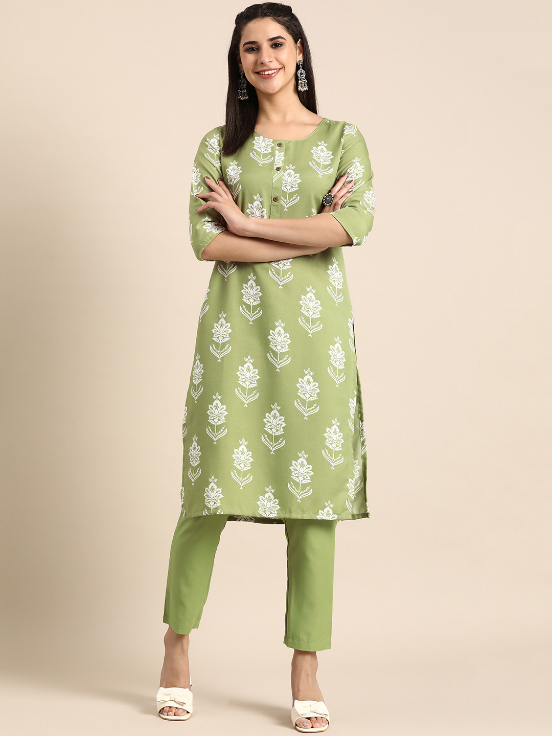 

Anouk Women Floral Printed Kurta with Trousers, Green