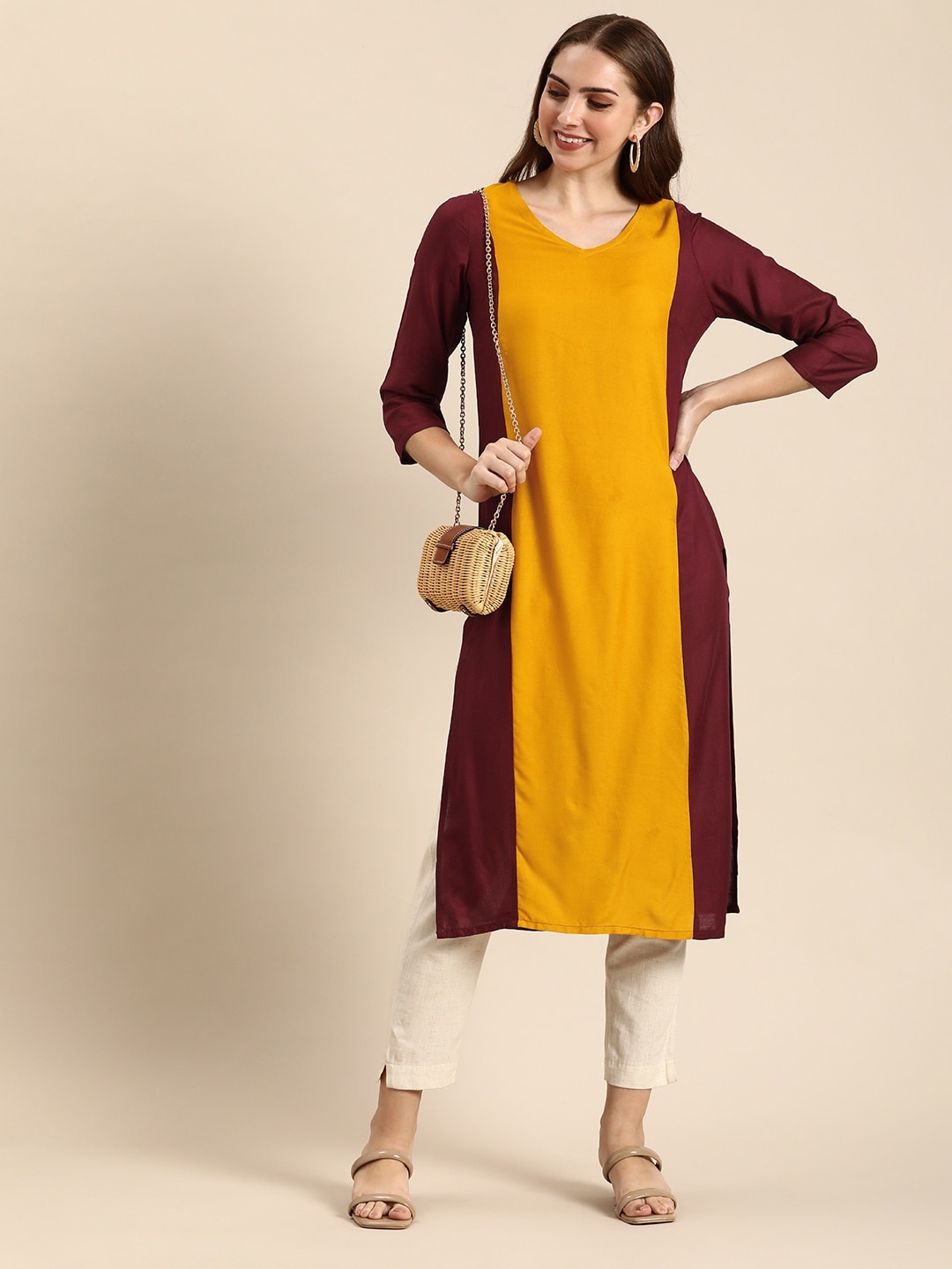 

Anouk Colourblocked V-Neck Straight Kurta, Maroon