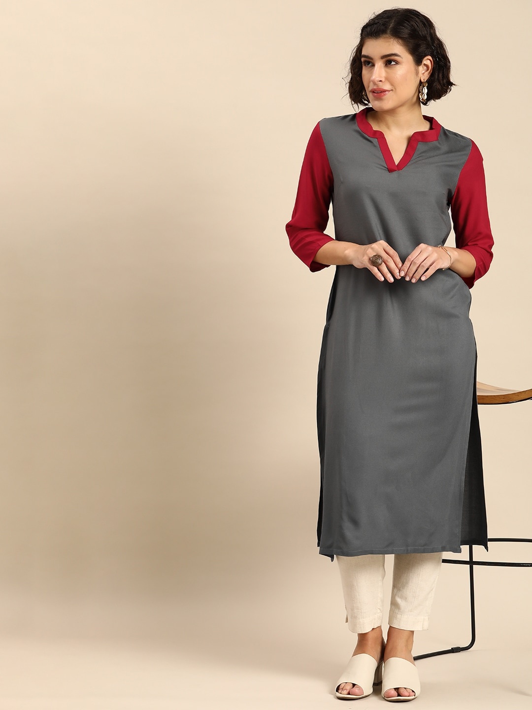 

Anouk V-Neck Solid Kurta, Grey