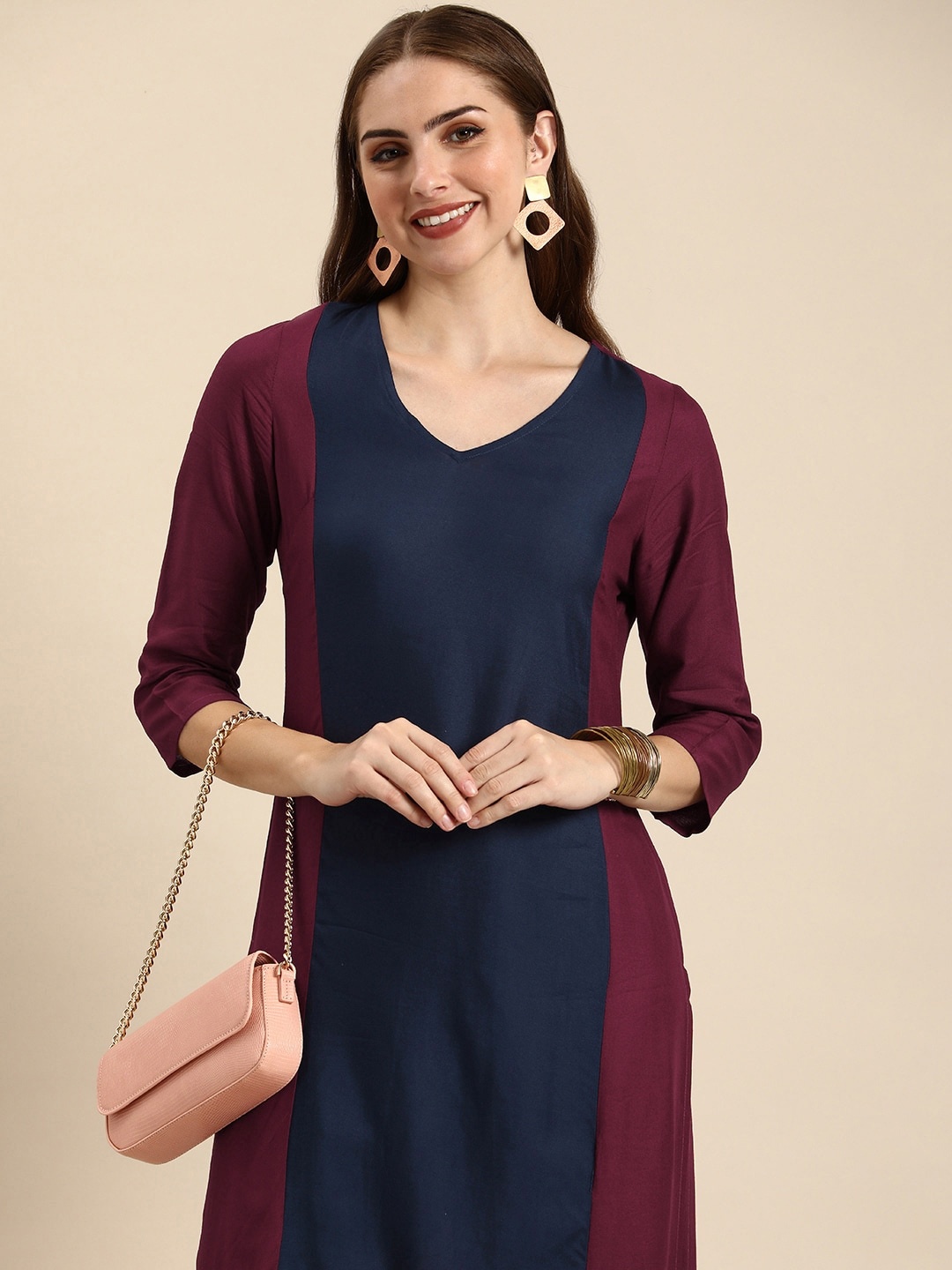

Anouk Colourblocked V-Neck Straight Kurta, Maroon