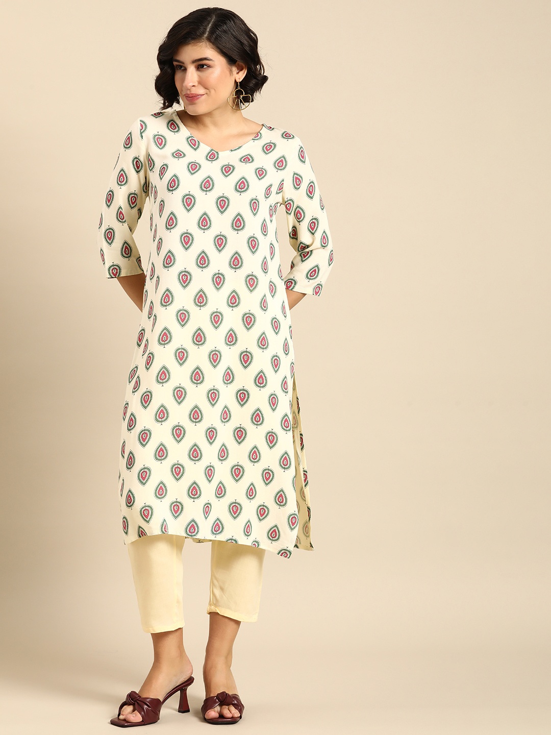 

Anouk Women Ethnic Motifs Printed Regular Kurta With Trousers, Cream