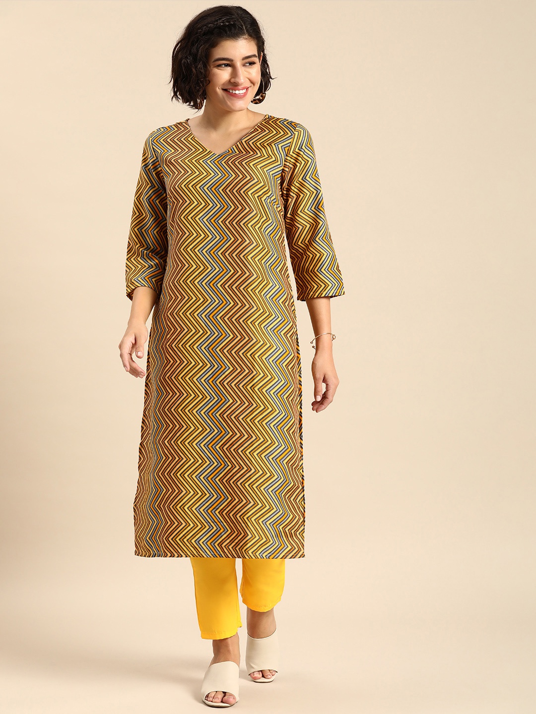 

Anouk Women Printed Regular Kurta With Trousers, Multi