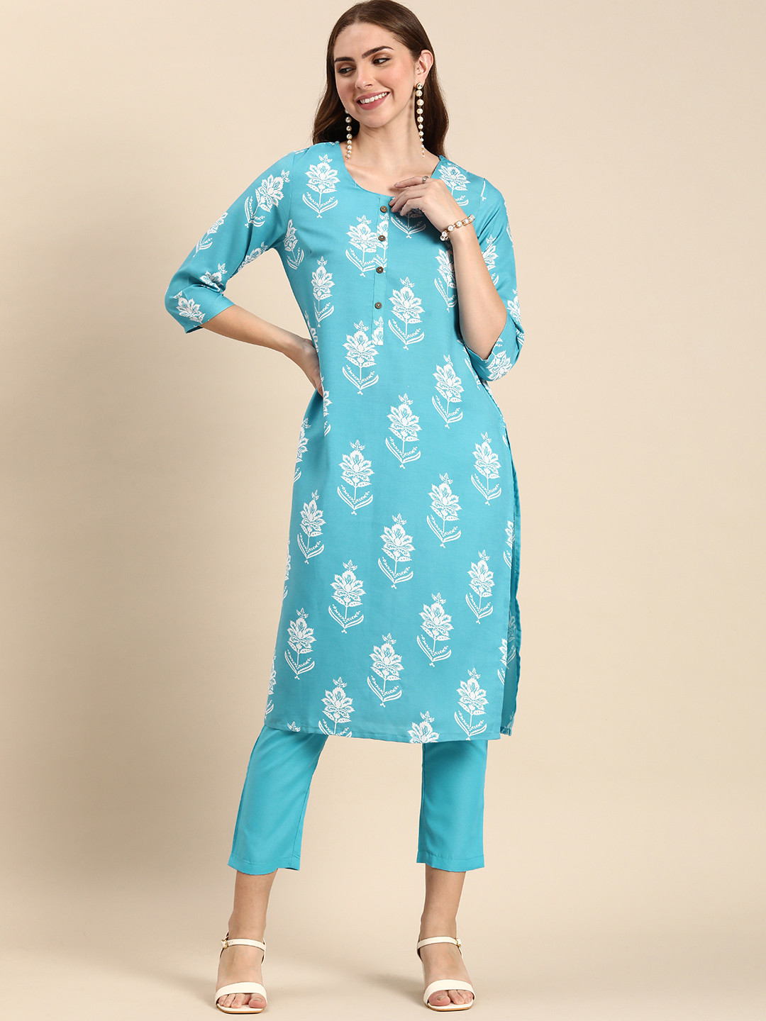 

Anouk Floral Printed Regular Kurta with Trousers, Blue