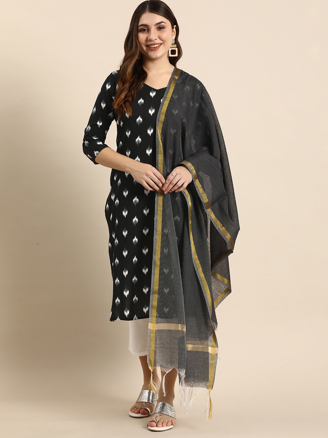 

Anouk Women Geometric Ikat Printed Kurta & Trousers With Dupatta, Black