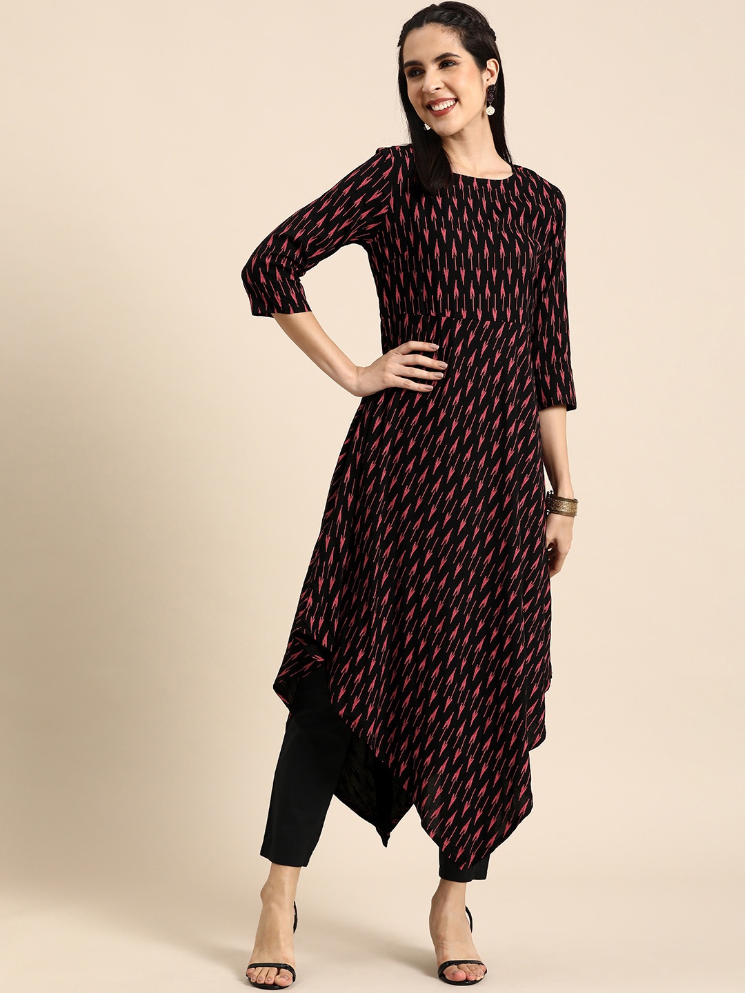 

Anouk Women Geometric Printed Kurta With Asymmetric Hem, Black