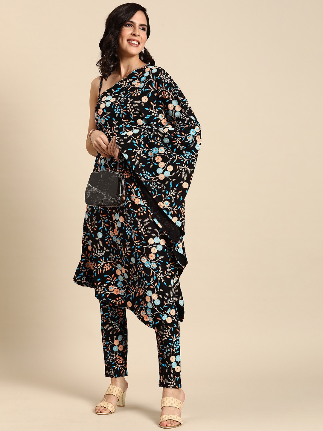 

Anouk Floral Printed Regular One-Shoulder Kurta with Trousers, Black
