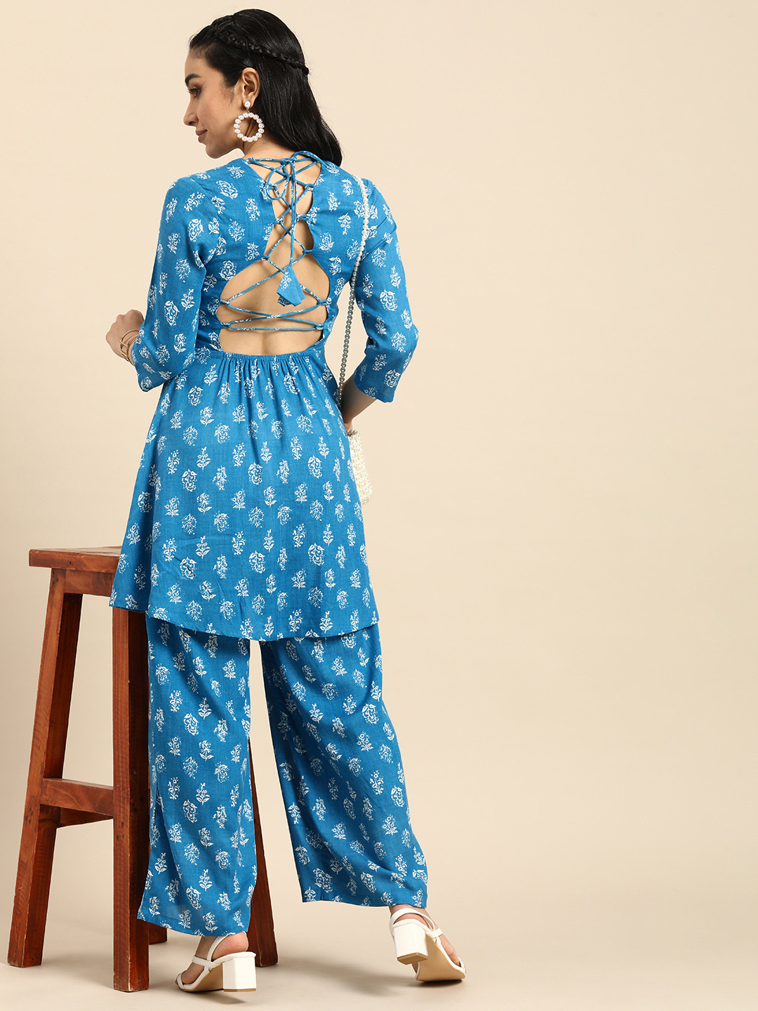 

Anouk Ethnic Motifs Printed Regular Kurta with Palazzos, Blue