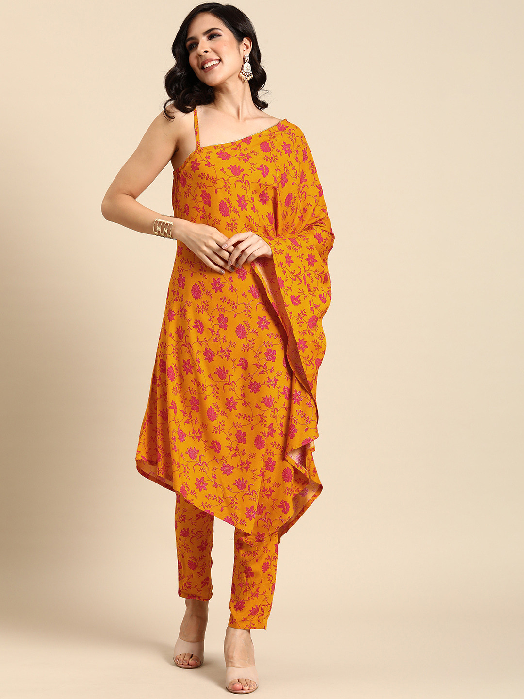 

Anouk Floral Printed One-Shoulder Regular Kurta with Trousers, Mustard